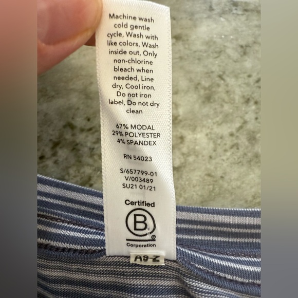 NWT Athleta Women’s Cloudlight Whisper Stripe Medieval Violet Muscle Tank - Picture 5 of 6